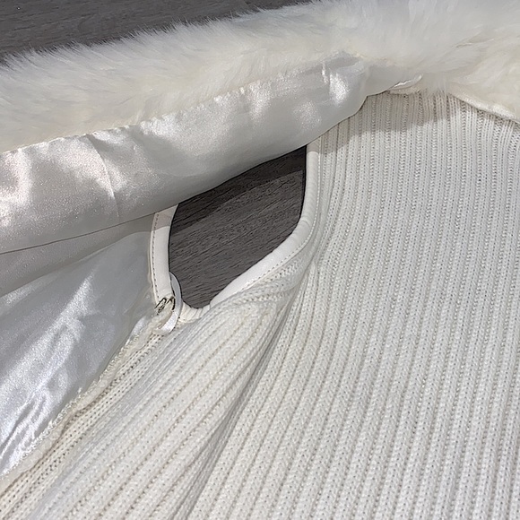XOXO White Fur Vest Women’s - Picture 10 of 12